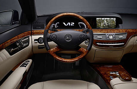 Блок для снятия ограничения видео в движении Mercedes Benz S Class W221 2005-2013