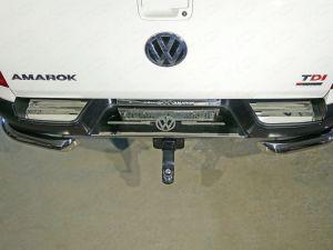 Накладки на задний бампер (лист зеркальный логотип Volkswagen) код VWAMAR17-53 для VOLKSWAGEN AMAROK 2016-