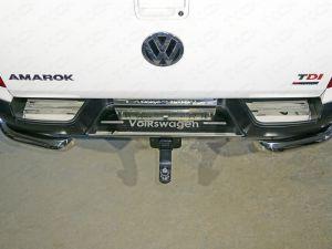 Накладки на задний бампер (лист зеркальный надпись Volkswagen) код VWAMAR17-51 для VOLKSWAGEN AMAROK 2016-