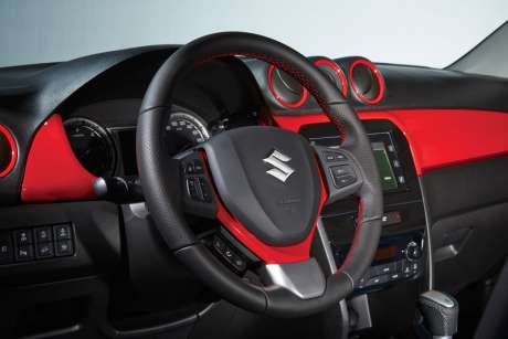 Вставка в руль крашенная в цвет кузова оригинал 990E0-54P75-ZCF для Suzuki Vitara 2015-2020