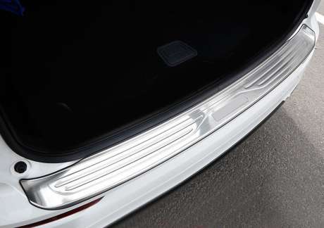 Защитная накладка на задний бампер с загибом стальная для Volvo XC60 2017-