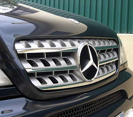 Решетка радиатора хромированная IDFR 1-MB400-11CS для Mercedes-Benz W163 ML-Class 1998-2005