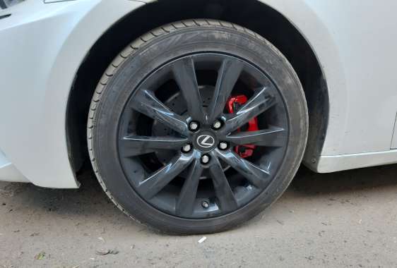 Покраска суппортов и колесных дисков Lexus IS250