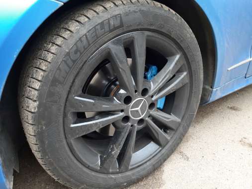 Покраска суппортов и колесных дисков Mercedes-Benz C207 E Class Coupe Покраска суппортов и колесных дисков Mercedes-Benz C207 E Class Coupe