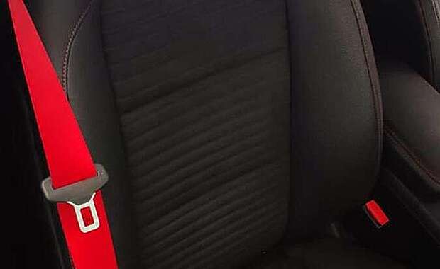 Цветные ремни безопасности в Петербурге Цветные ремни безопасности в Петербурге