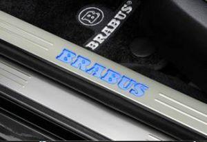 Внутренние пороги с логотипом BRABUS (Четыре накладки с подсветкой)