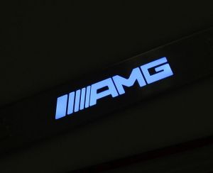 Накладки на пороги стальные с подсветкой и логотипом AMG для Mercedes-Benz CLA-Class