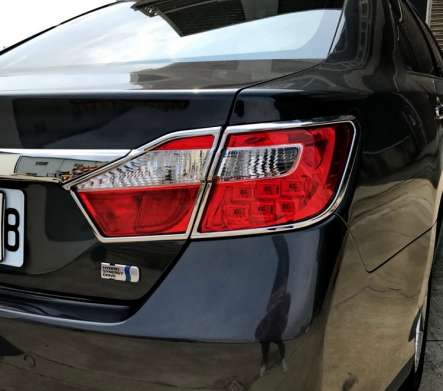 Накладки на задние фонари хромированные IDFR 1-TA225-02C для Toyota Camry V50 2011-2015