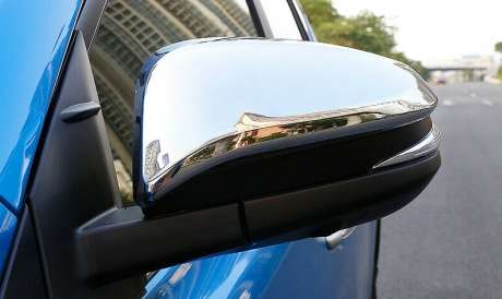 Накладки на зеркала хромированные для авто Toyota RAV4 2013-2015