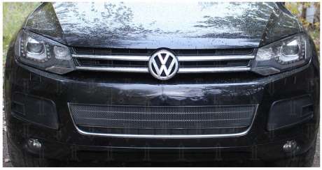 Накладка на решетку бампера центральная, черная, сетка алюминий, окантовка полиуретан, для авто Volkswagen Touareg 2010-2014