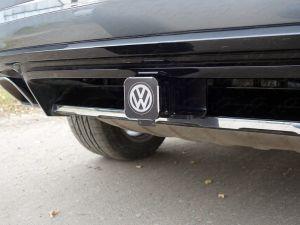 Заглушка на фаркоп с логотипом Volkswagen (нерж.сталь) код TCUZVWAG1 для VOLKSWAGEN TOUAREG R-Line 2014-