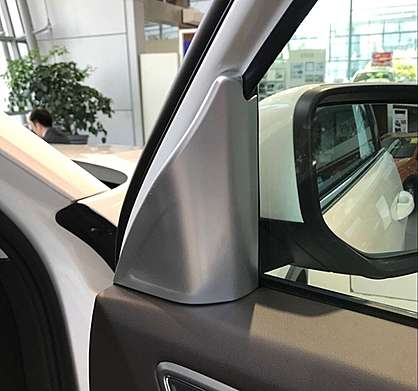 Накладки на углы передних дверей в салоне Silver Style для Volkswagen Teramont Atlas 2018-