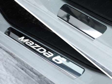 Накладки на пороги (лист зеркальный надпись Mazda) код MAZ615-05 для Mazda 6 2015-