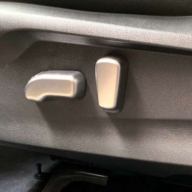 Накладки на кнопки регулировки сидений водителя Silver Style для Subaru Forester 2018-