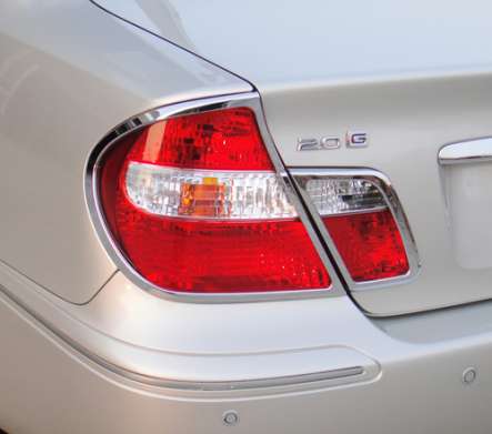 Накладки на задние фонари хромированные IDFR 1-TA220-02C для Toyota Camry 2001-2004