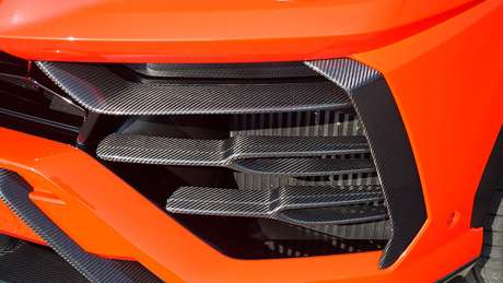 Накладка на передний бампер (верхняя) (карбон) Novitec Esteso для Lamborghini Urus (оригинал, Германия)
