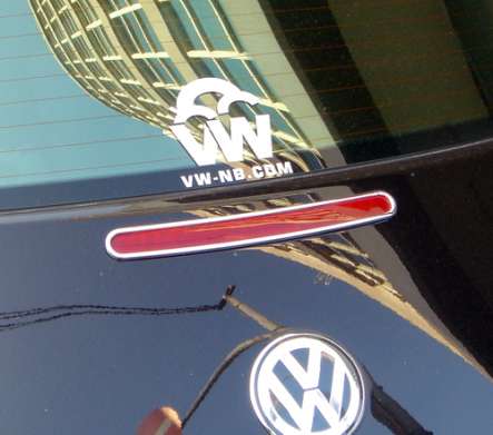 Окантовка стоп сигнала в крышке багажника хромированная IDFR 1-VW021-06C для Volkswagen Beetle 1999-2005