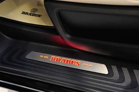 Накладки на пороги (задние) (с подсветкой) Brabus для Mercedes Viano (W447) (оригинал, Германия)