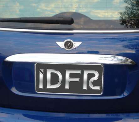 Накладка над номером крышки багажника хромированная IDFR 1-MI401-05C для Mini Cooper R53 2001-2006 