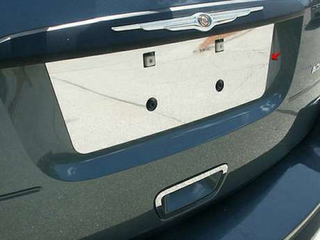 Накладка под задний номер стальная Premium FX LUXFX0377 для Chrysler Pacifica 2004-2008 
