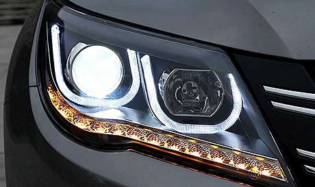 Передняя оптика диодная черная с ангельскими глазками U-Bar для Volkswagen Tiguan 2007-2011