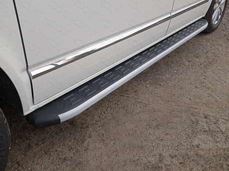 Пороги алюминиевые с пластиковой накладкой 2120 мм VWMULT15-13AL для Volkswagen Multivan T6 2015-