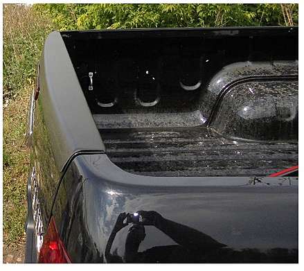 Накладка на задний откидной борт, без скотча, шагрень, 1шт, черные, ABS-пластик, для авто Toyota HiLux Double Cab (вкл. Exclusive) 2015-