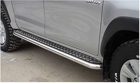 Подножки с листом диам.60мм, лист алюминий, окантовка нержавейка, для авто Toyota HiLux (вкл. Exclusive) 2015- (THL.18.42)