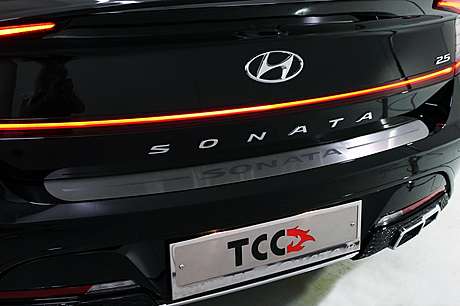 Накладка на задний бампер (лист шлифованный надпись Hyundai) HYUNSON20-04 для Hyundai Sonata 2020-