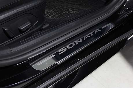 Накладки на пороги (лист зеркальный надпись Sonata) 4шт HYUNSON20-09 для Hyundai Sonata 2020-
