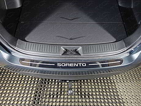 Накладка на задний бампер (лист зеркальный надпись Sorento) KIASOR12-26 для KIA Sorento 2012-2020