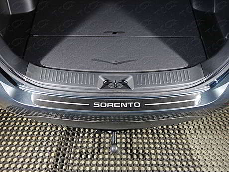 Накладка на задний бампер (лист шлифованный надпись Sorento) KIASOR12-27 для KIA Sorento 2012-2020