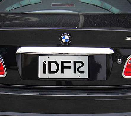 Накладка над номером крышки багажника хромированная IDFR 1-BW101-17C для BMW E46 4D 1998-2001