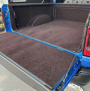 Вкладыш в кузов BEDRUG Style DELUXAUTO DL-RA1519-57BLSRB Красно-Коричневый цвет для Dodge RAM 1500 / RAM TRX 5 2019-2026